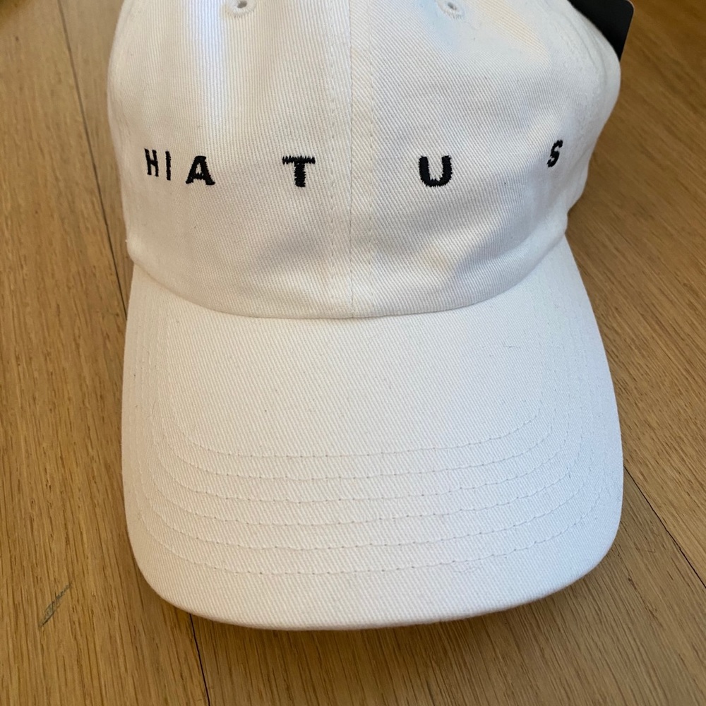 HIATUS CAP